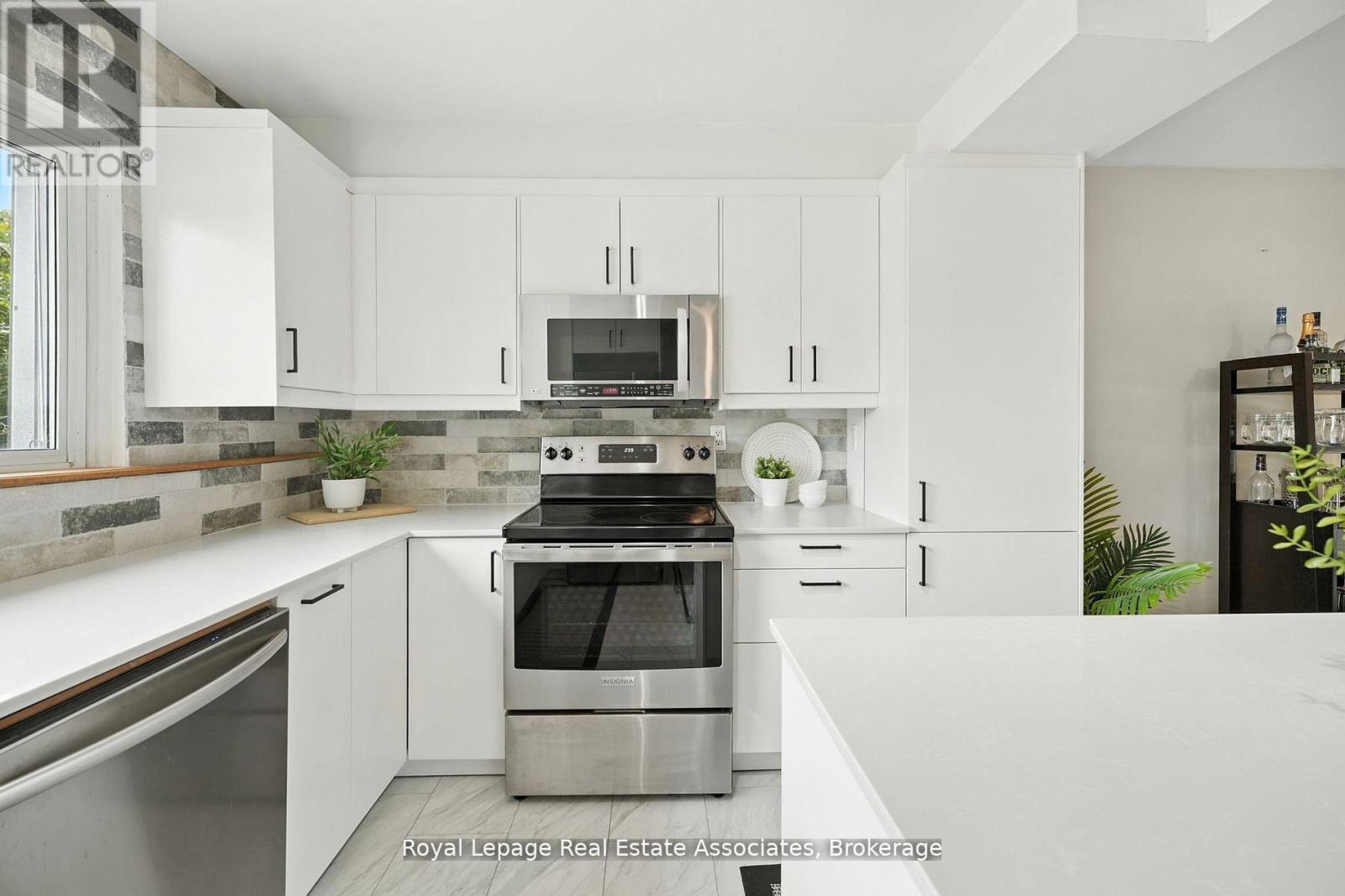 69 - 400 Bloor Street, Mississauga (Mississauga Valleys), Ontario  L5A 3M8 - Photo 11 - W12432983