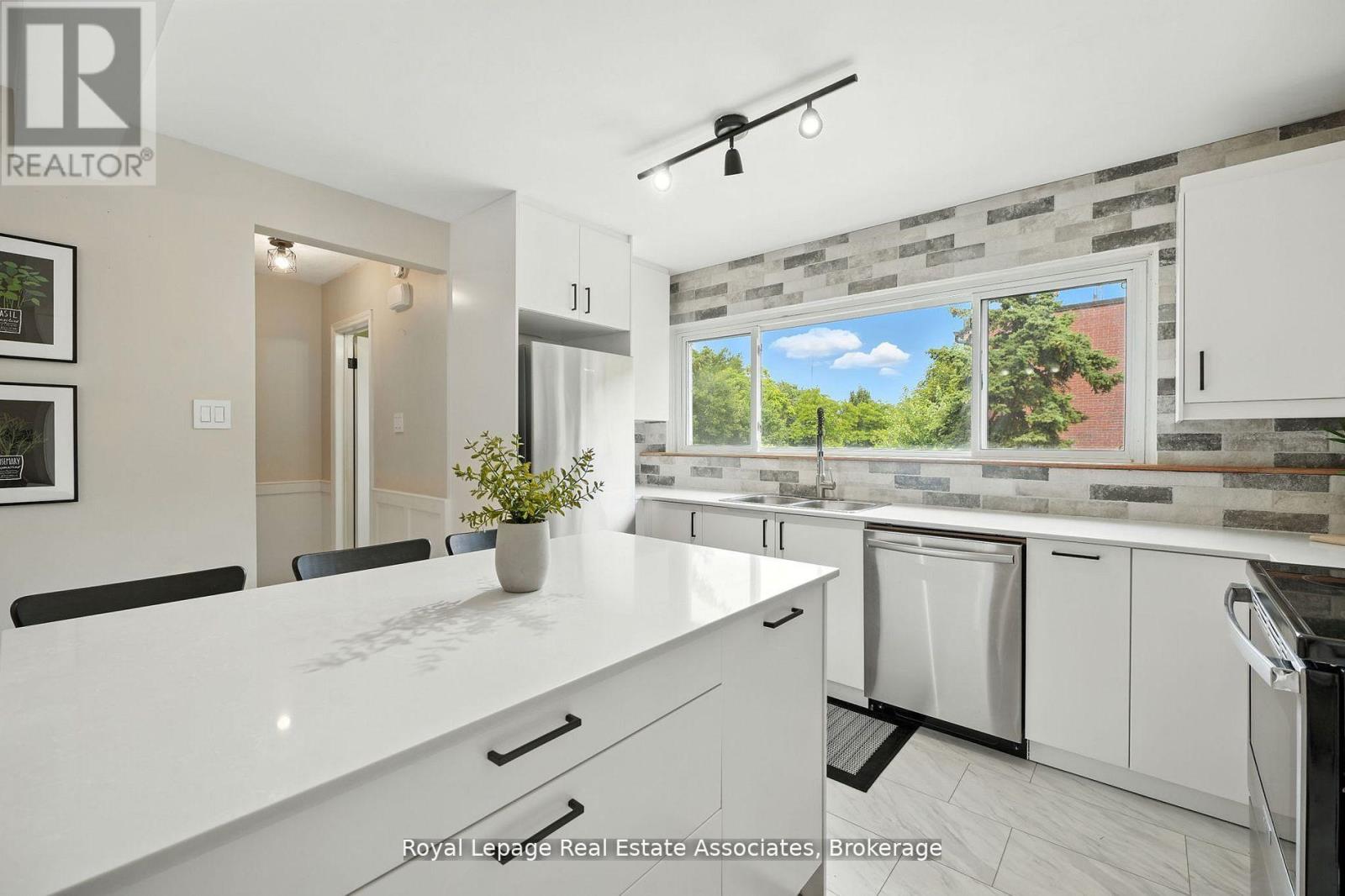 69 - 400 Bloor Street, Mississauga (Mississauga Valleys), Ontario  L5A 3M8 - Photo 14 - W12432983