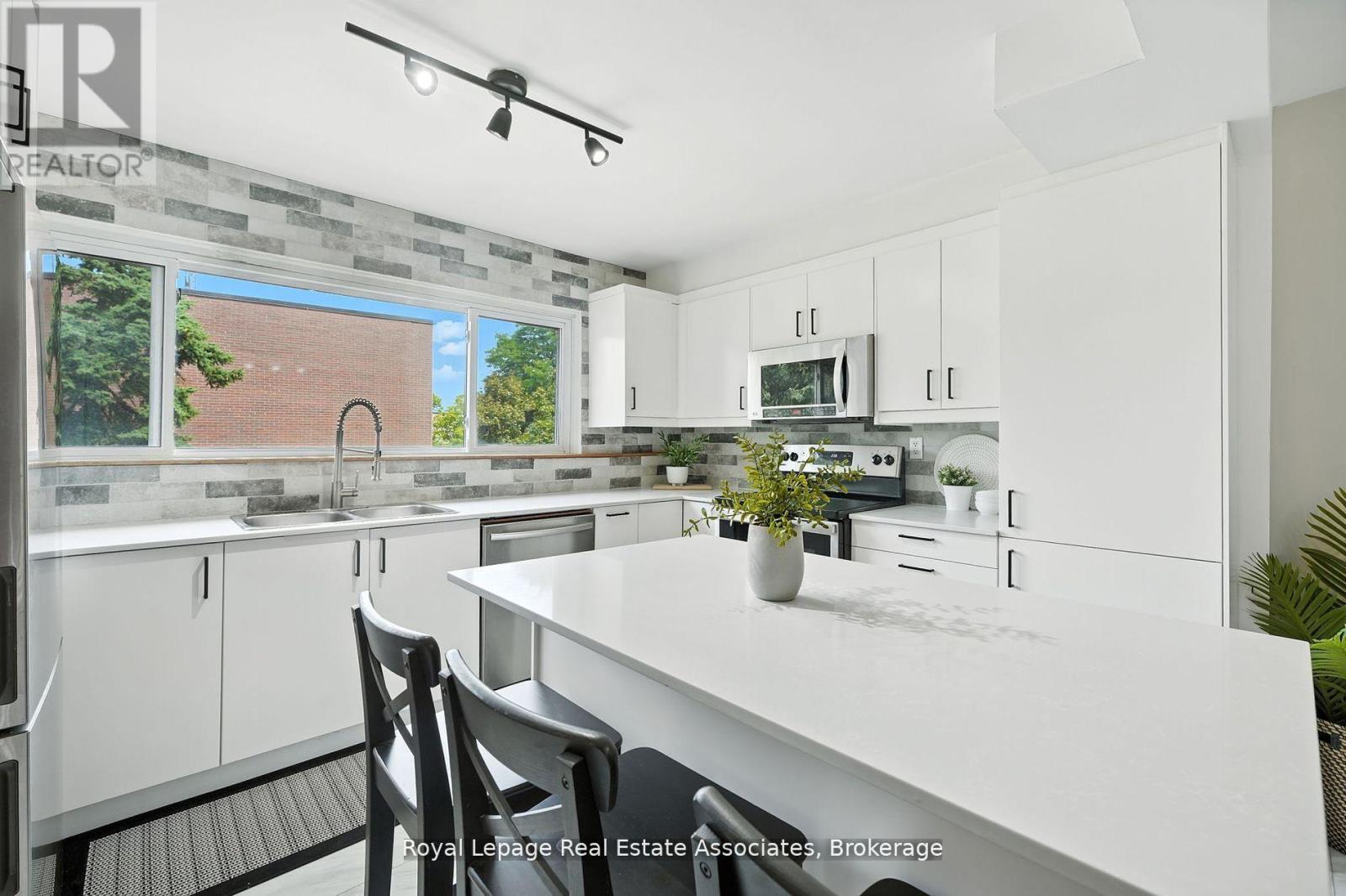 69 - 400 Bloor Street, Mississauga (Mississauga Valleys), Ontario  L5A 3M8 - Photo 15 - W12432983