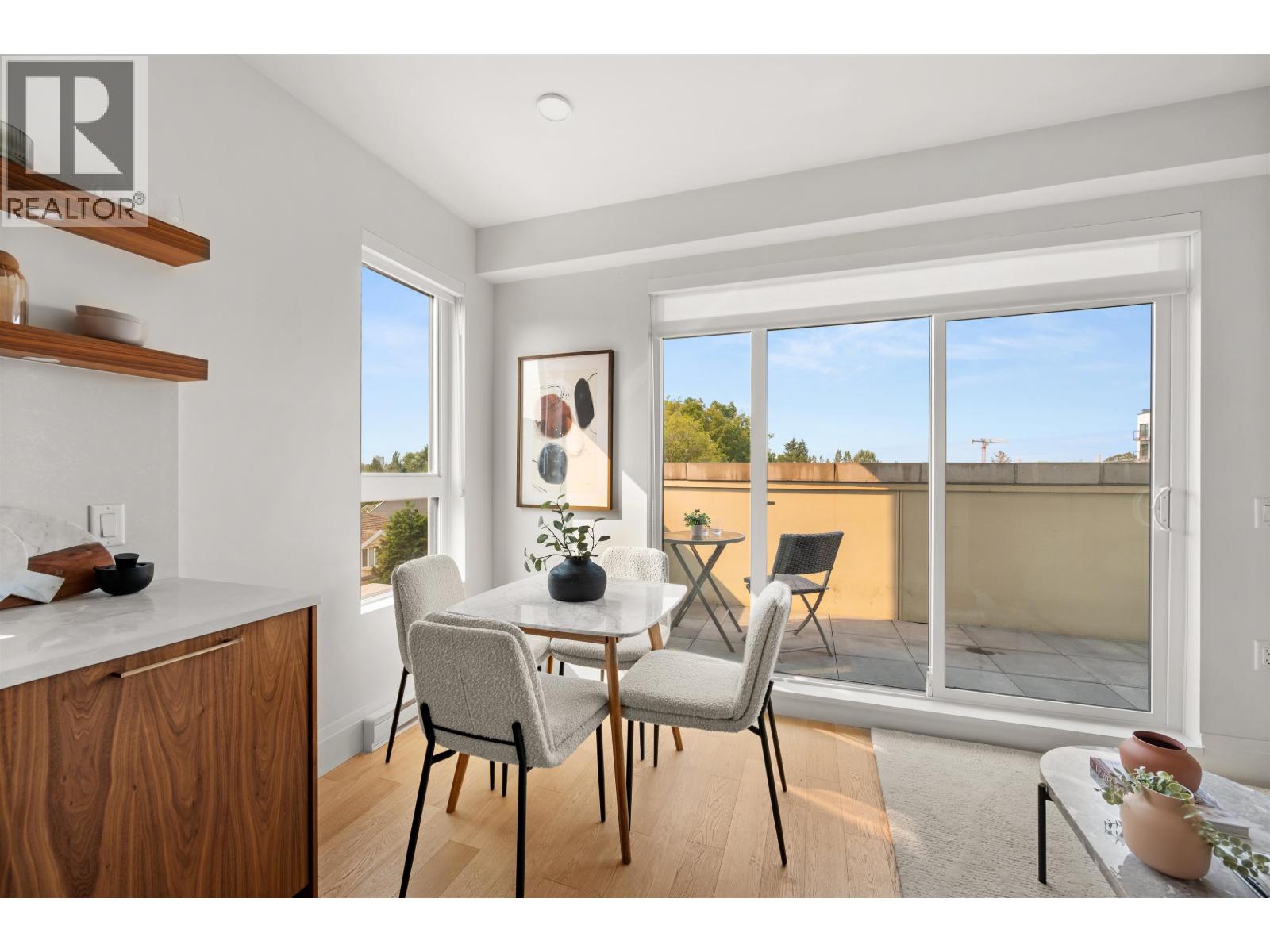 406 2550 Garden Drive, Vancouver, British Columbia  V5N 4X6 - Photo 4 - R3050129
