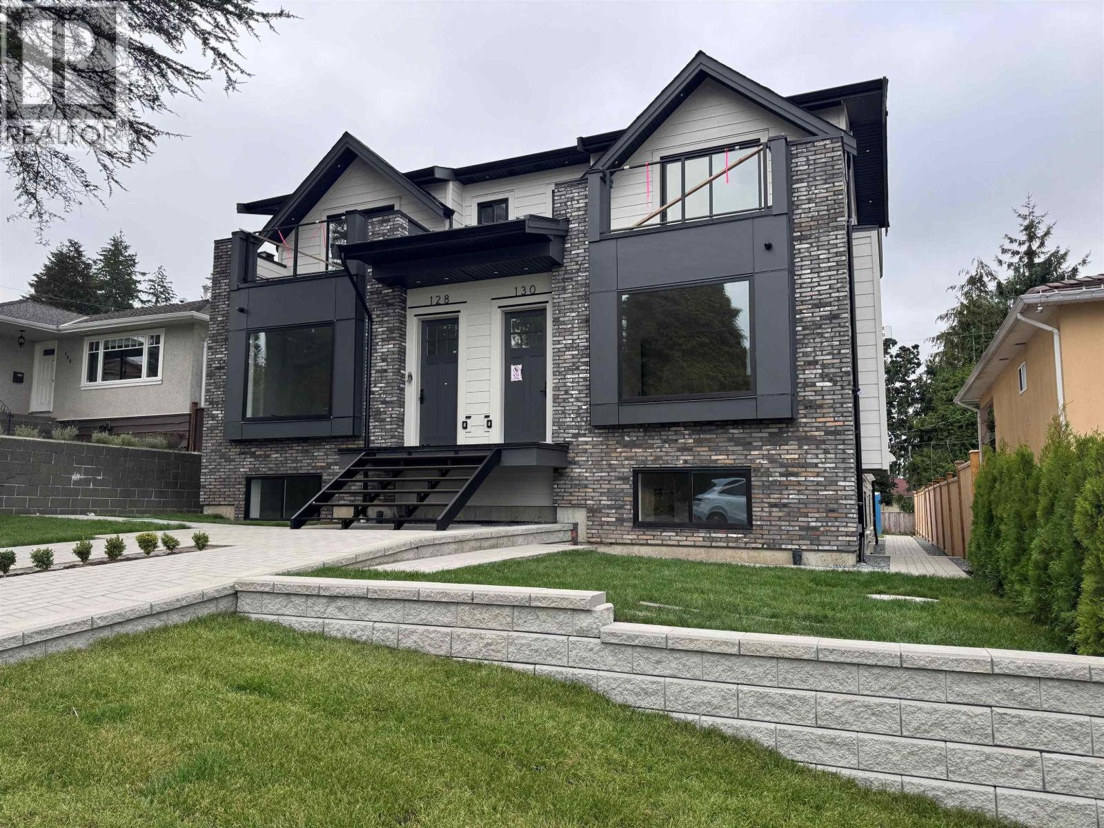 130 N Grosvenor Avenue, Burnaby, British Columbia  V5B 1J2 - Photo 2 - R3053196