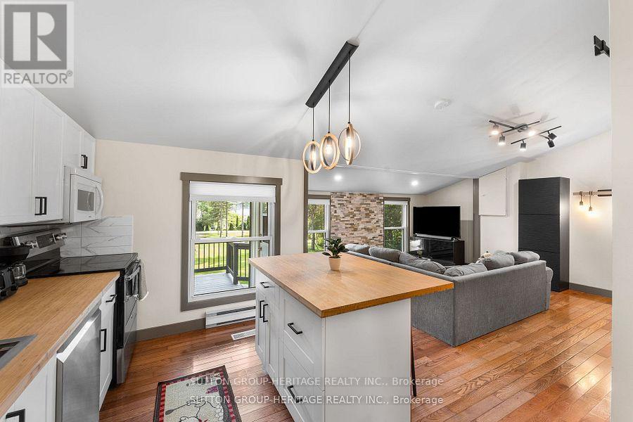 682 North Shore Drive E, Otonabee-South Monaghan, Ontario  K0L 1B0 - Photo 10 - X12432891