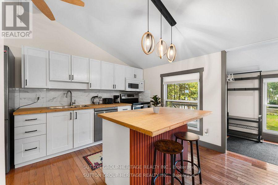 682 North Shore Drive E, Otonabee-South Monaghan, Ontario  K0L 1B0 - Photo 9 - X12432891