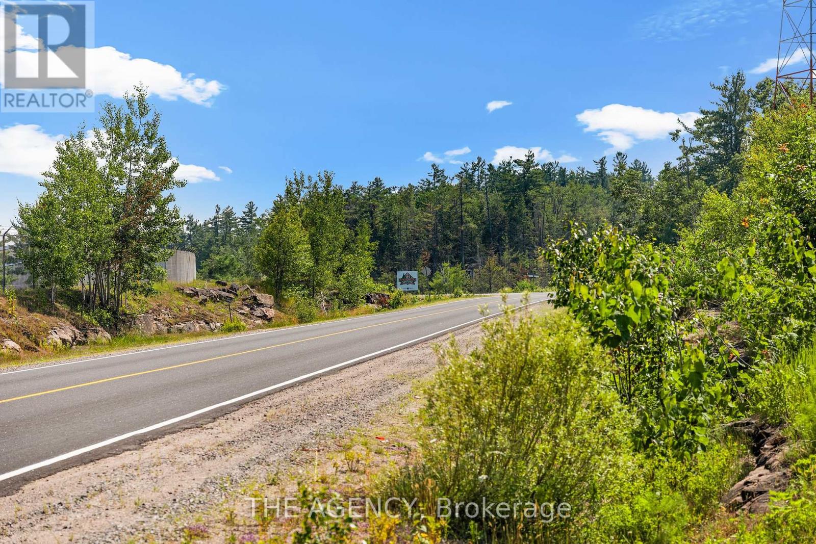 1246 Gravenhurst Parkway, Gravenhurst, Ontario  P1P 1R1 - Photo 3 - X12432921