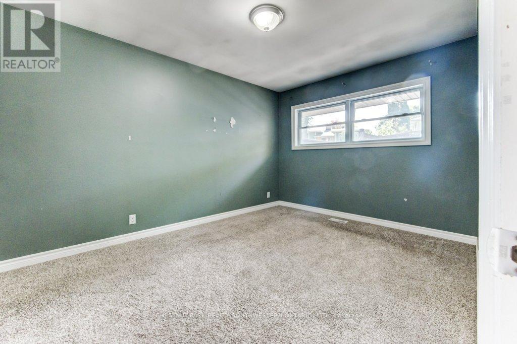 35 Vista Crescent, Kitchener, Ontario  N2M 4C8 - Photo 19 - X12432969