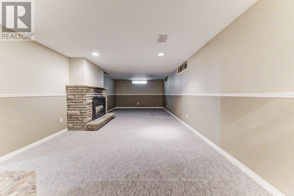 35 Vista Crescent, Kitchener, Ontario  N2M 4C8 - Photo 26 - X12432969