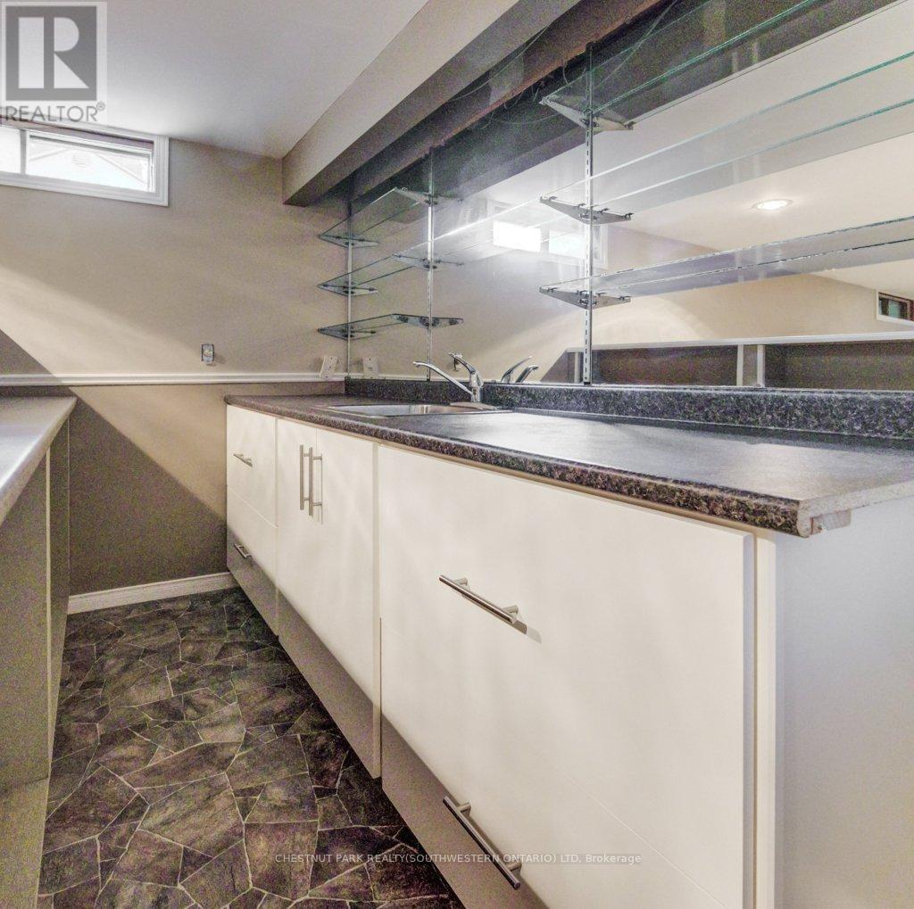 35 Vista Crescent, Kitchener, Ontario  N2M 4C8 - Photo 28 - X12432969