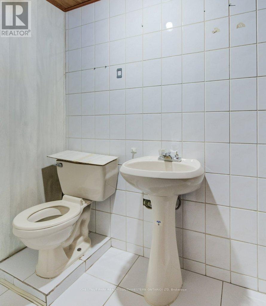 35 Vista Crescent, Kitchener, Ontario  N2M 4C8 - Photo 29 - X12432969