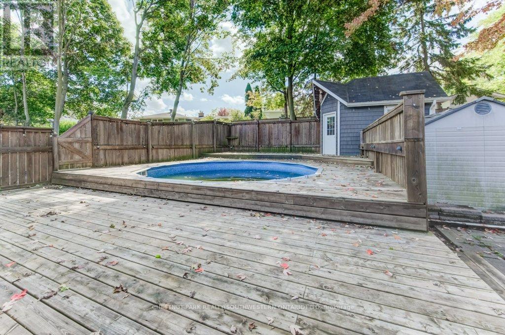 35 Vista Crescent, Kitchener, Ontario  N2M 4C8 - Photo 34 - X12432969