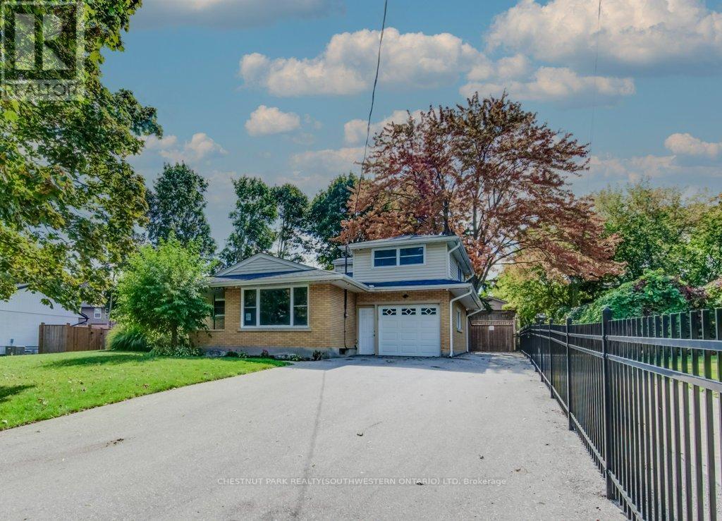 35 Vista Crescent, Kitchener, Ontario  N2M 4C8 - Photo 4 - X12432969