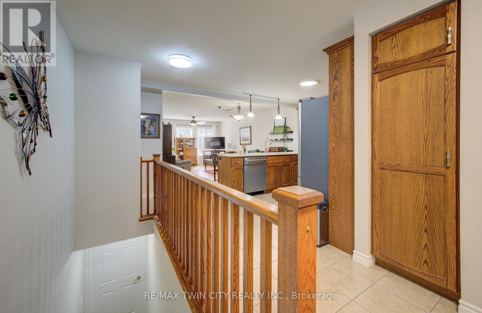 28 - 35 Green Gate Boulevard, Cambridge, Ontario  N1T 0A3 - Photo 9 - X12433002
