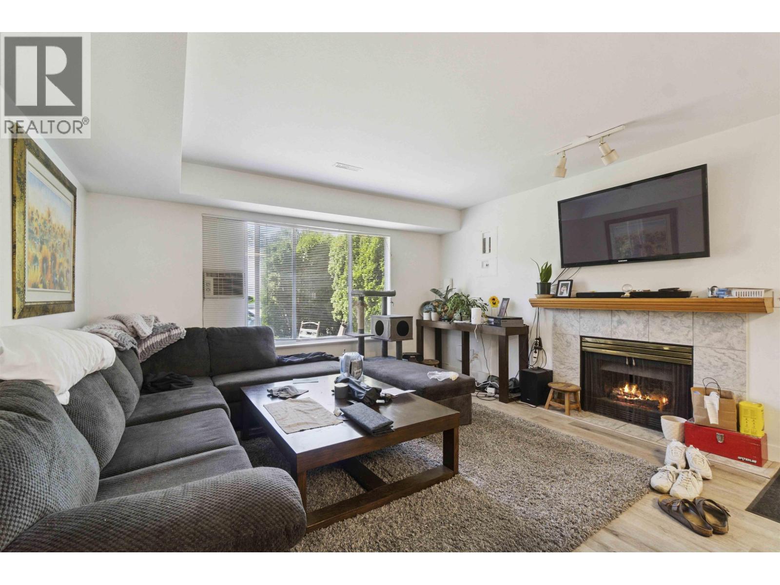 2569 Davies Avenue, Port Coquitlam, British Columbia  V3C 2J8 - Photo 3 - R3053274