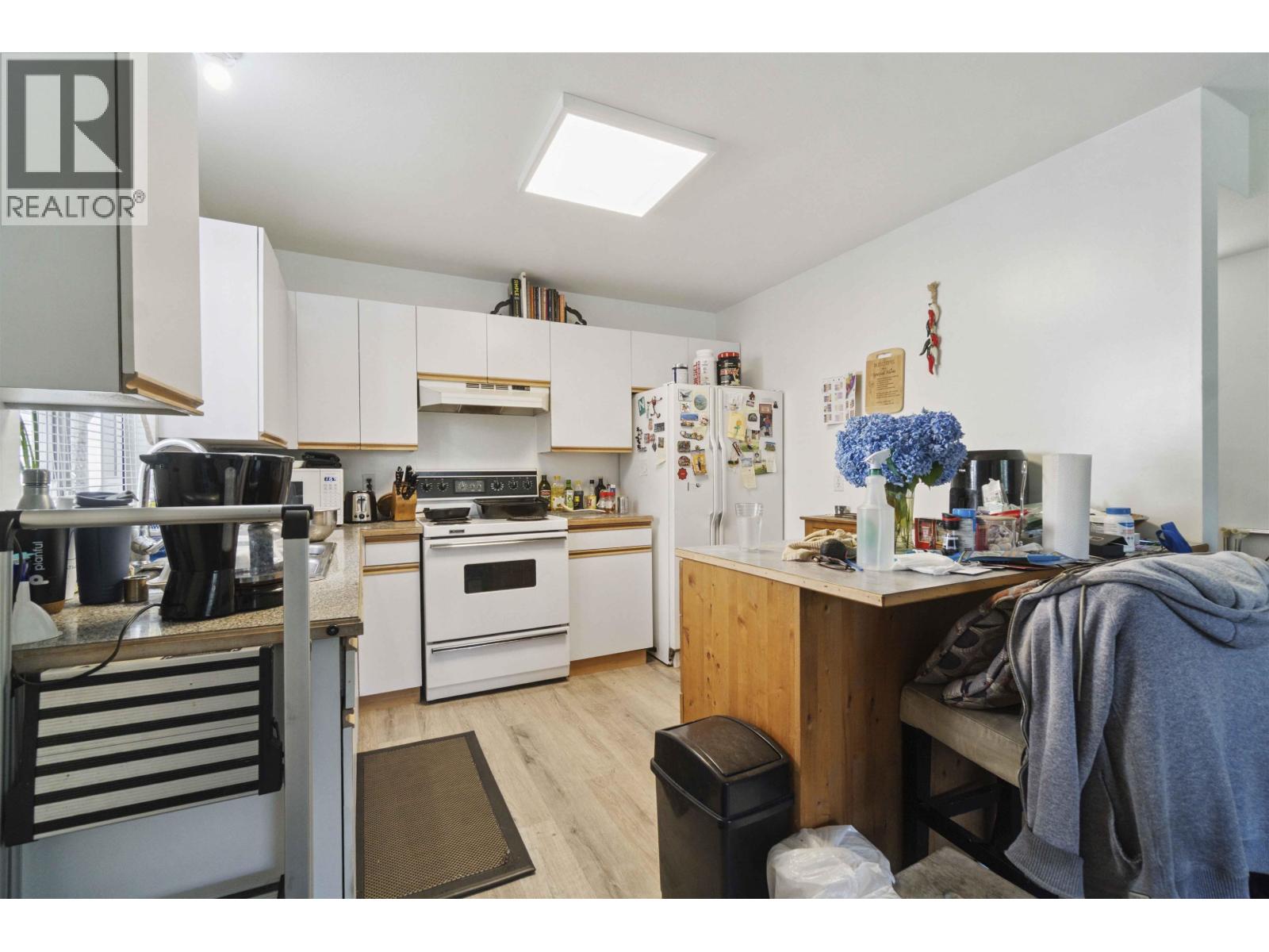 2569 Davies Avenue, Port Coquitlam, British Columbia  V3C 2J8 - Photo 5 - R3053274