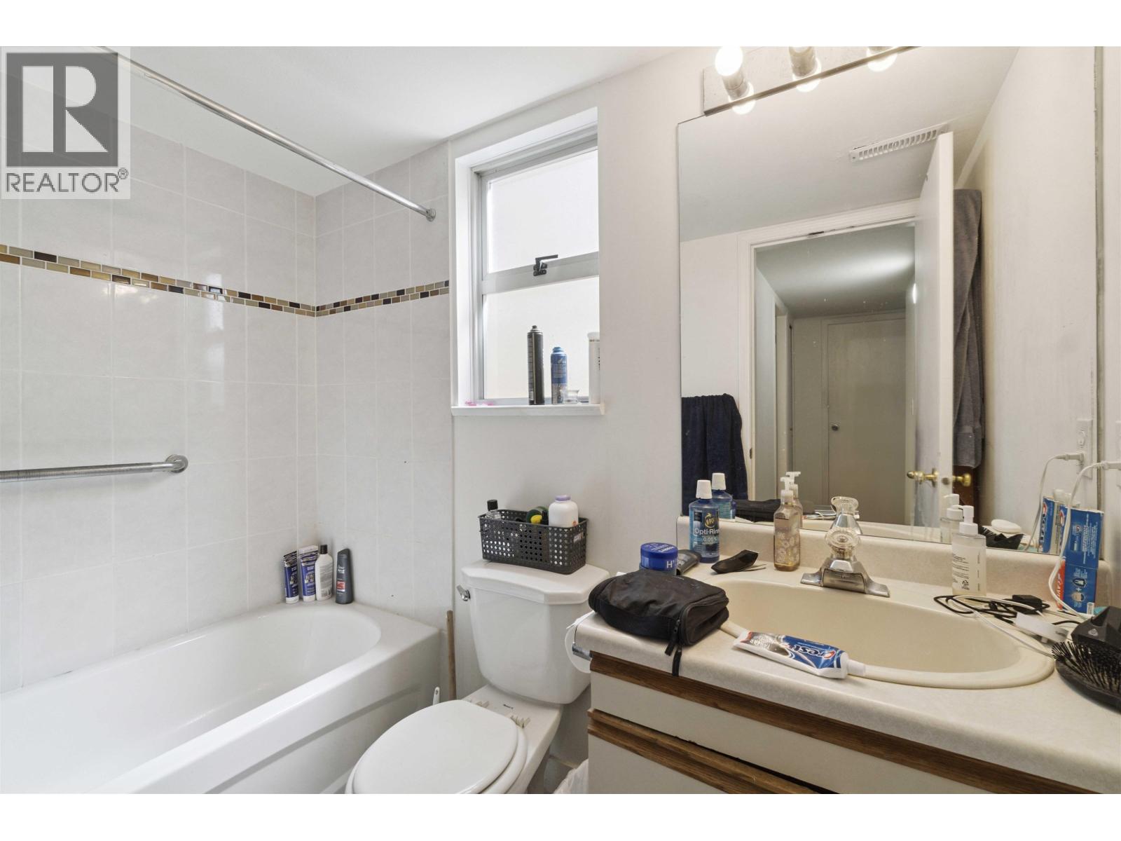 2569 Davies Avenue, Port Coquitlam, British Columbia  V3C 2J8 - Photo 8 - R3053274