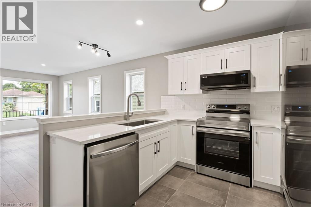27 Deere Street, Welland, Ontario  L3B 2L7 - Photo 11 - 40764128