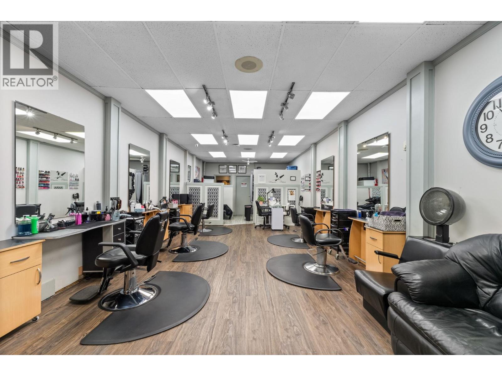 22752 LOUGHEED HIGHWAY, Maple Ridge, British Columbia