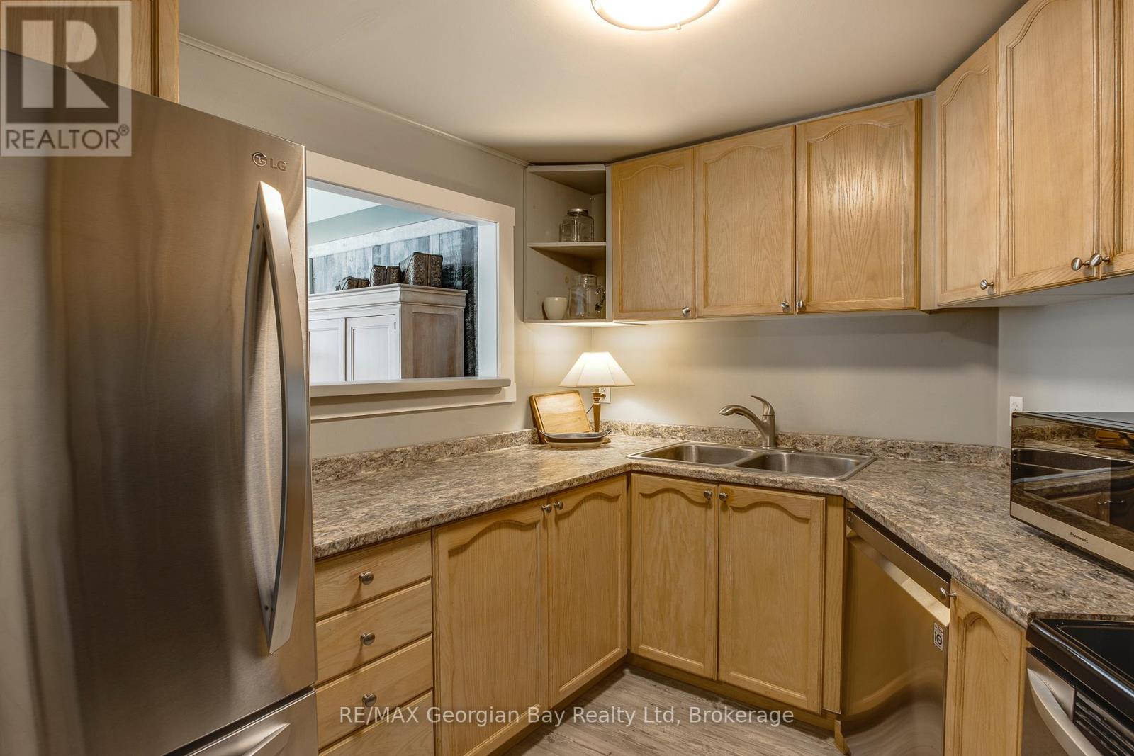 102 - 11 Beck Boulevard, Penetanguishene, Ontario  L9M 2G1 - Photo 6 - S12341951