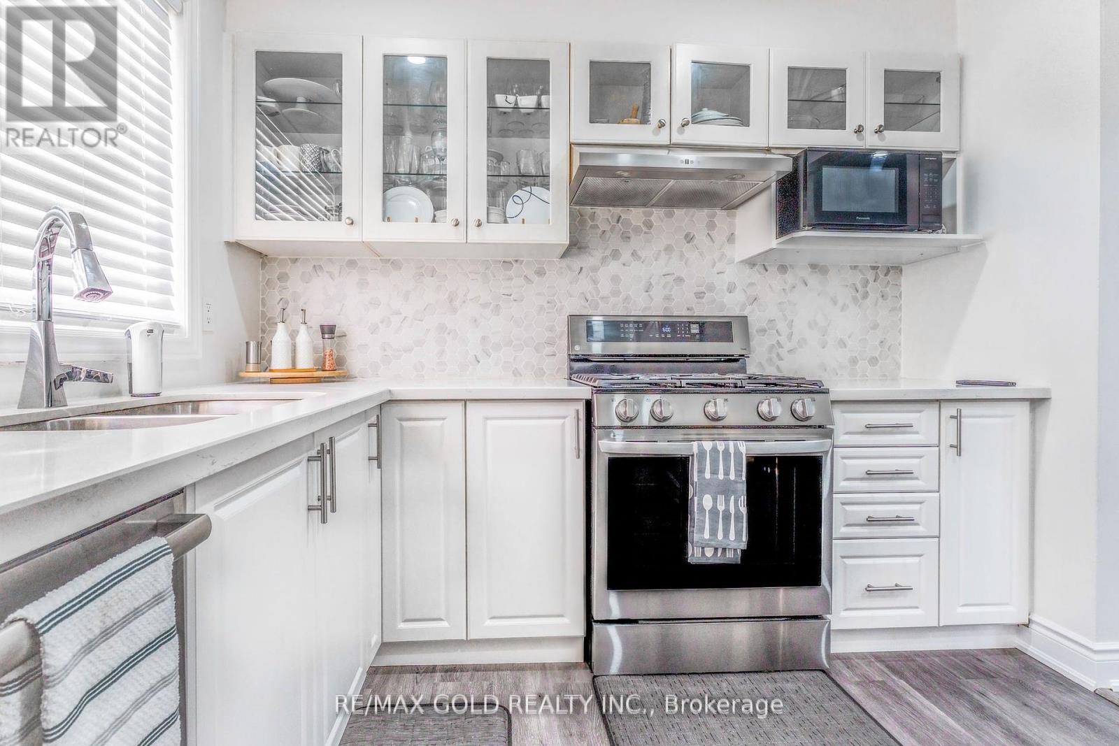 36 Garfield Crescent, Brampton, Ontario  L6V 1V8 - Photo 17 - W12428165