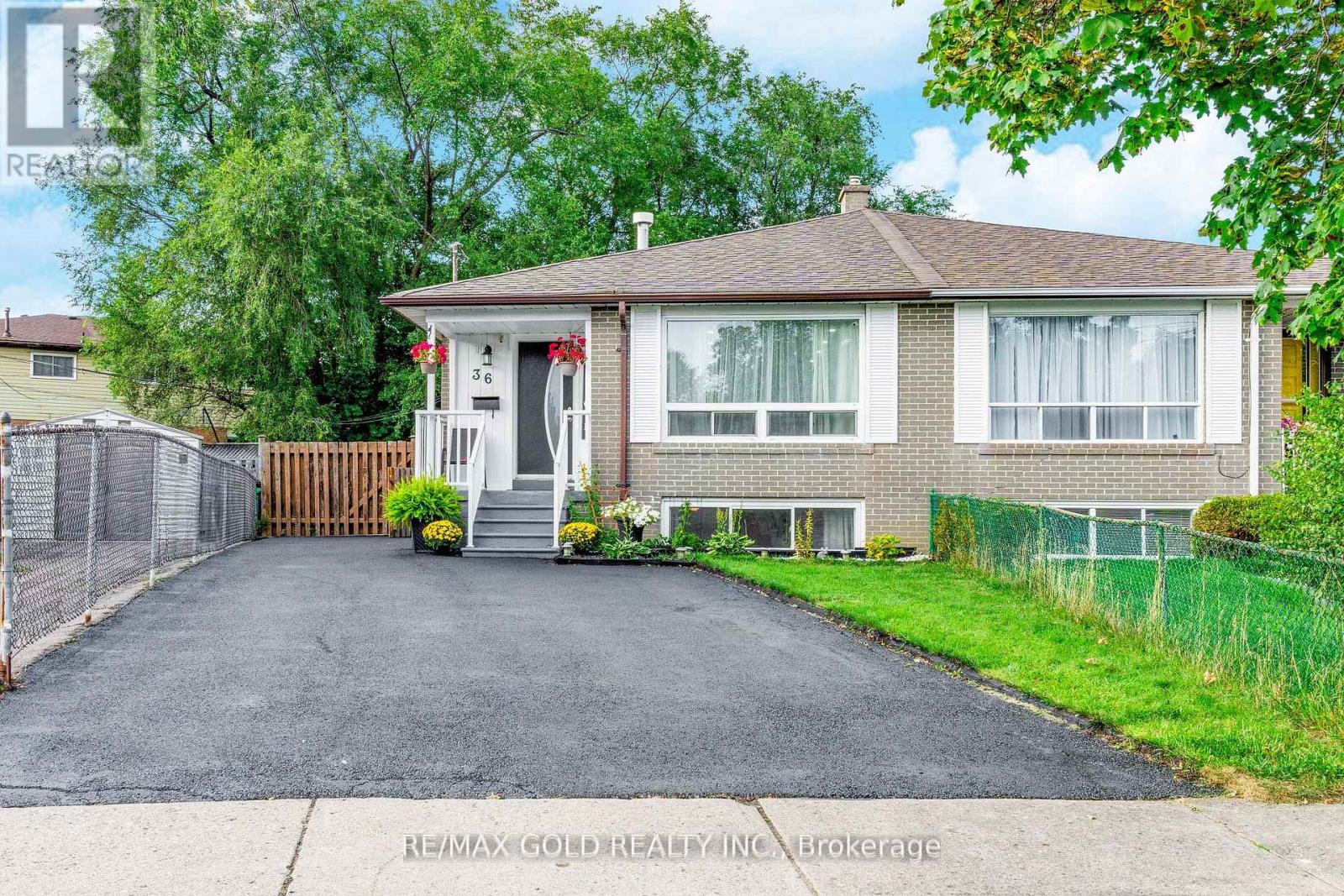 36 GARFIELD CRESCENT, Brampton, Ontario