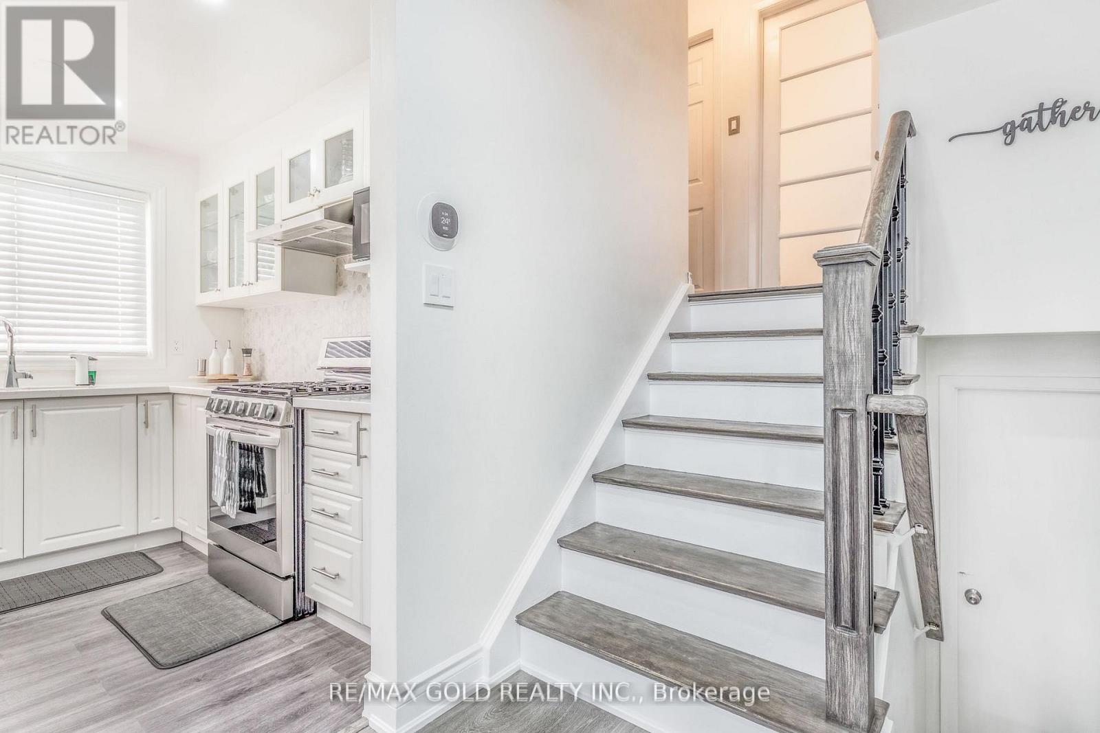 36 Garfield Crescent, Brampton, Ontario  L6V 1V8 - Photo 14 - W12428165
