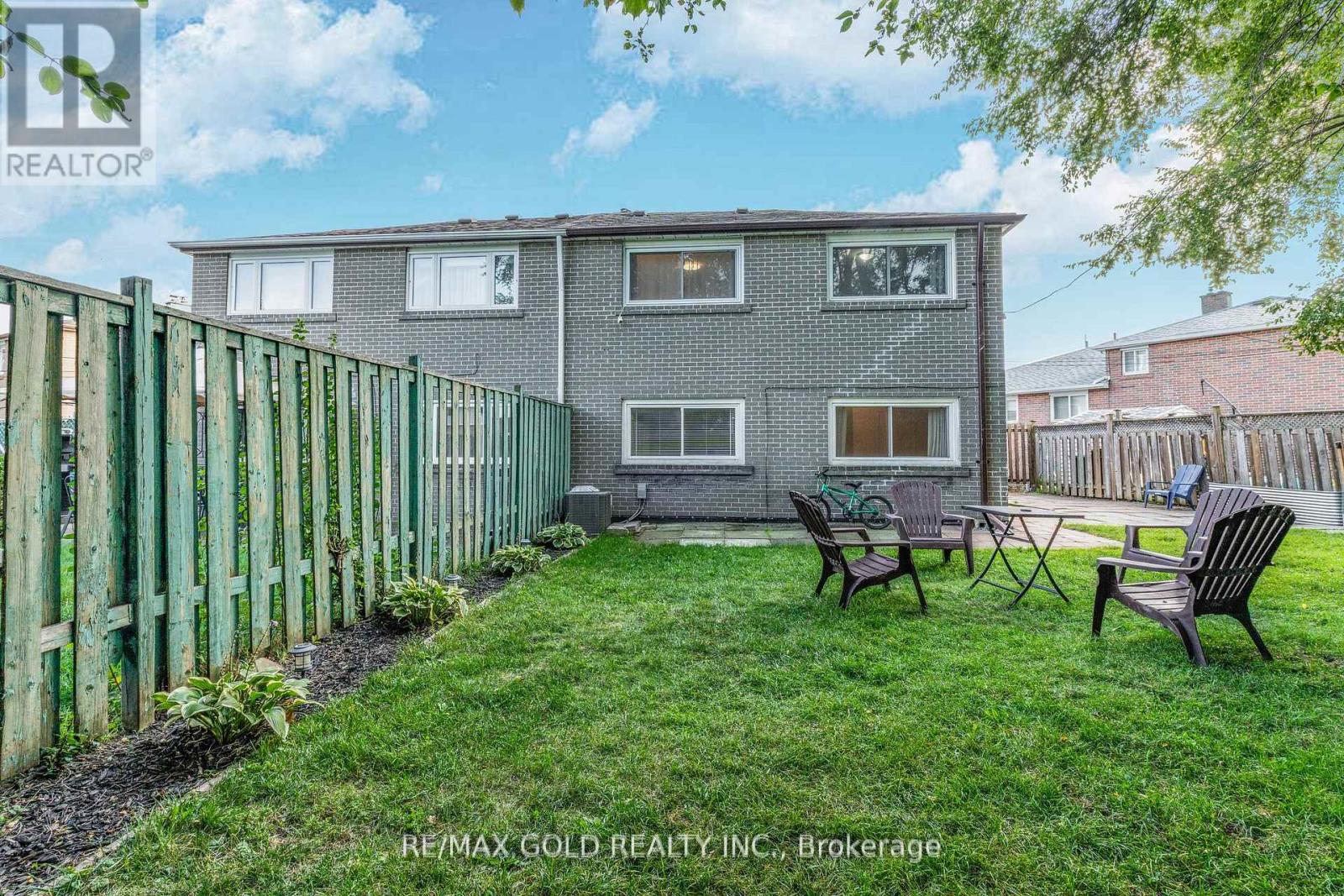 36 Garfield Crescent, Brampton, Ontario  L6V 1V8 - Photo 39 - W12428165