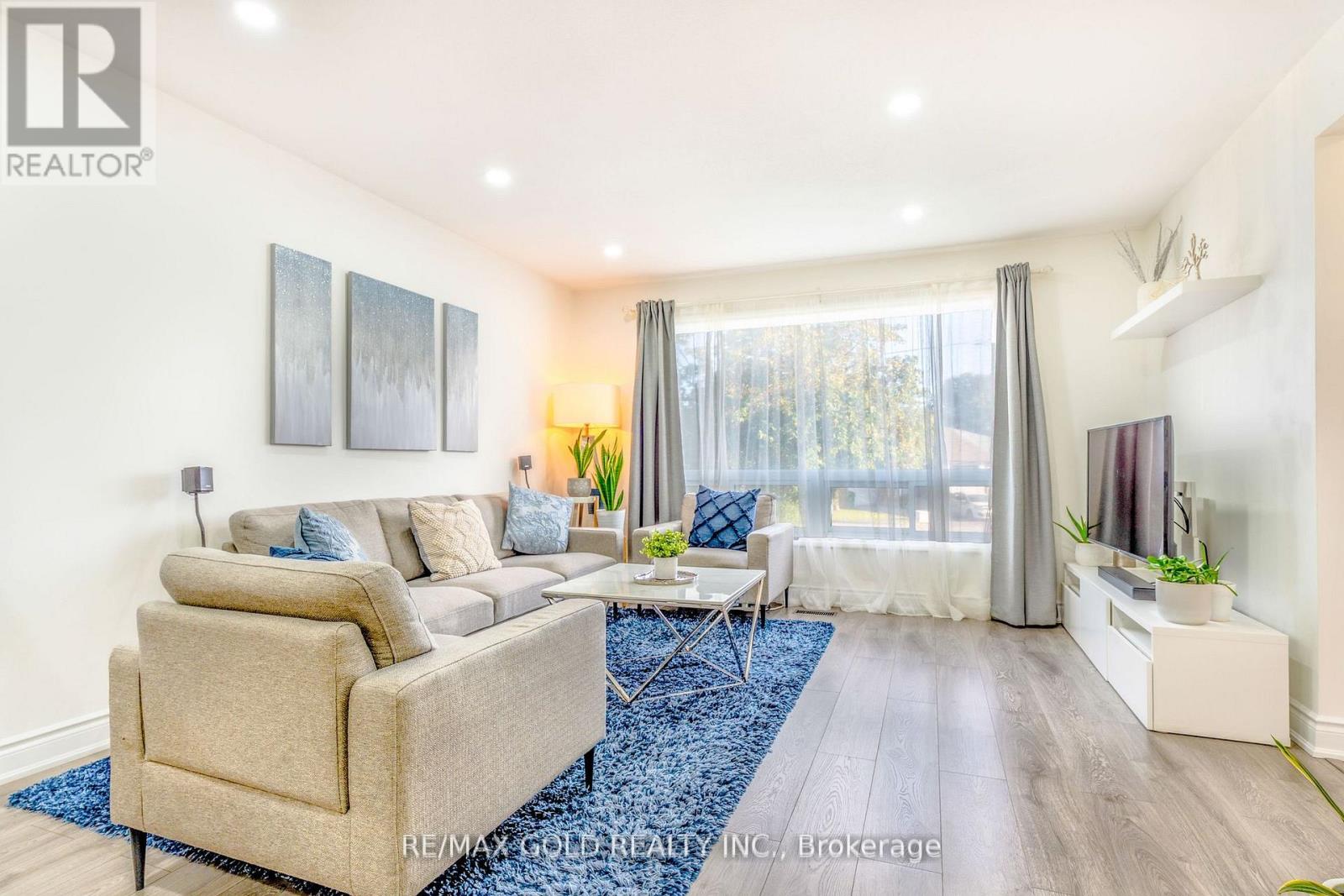 36 Garfield Crescent, Brampton, Ontario  L6V 1V8 - Photo 8 - W12428165