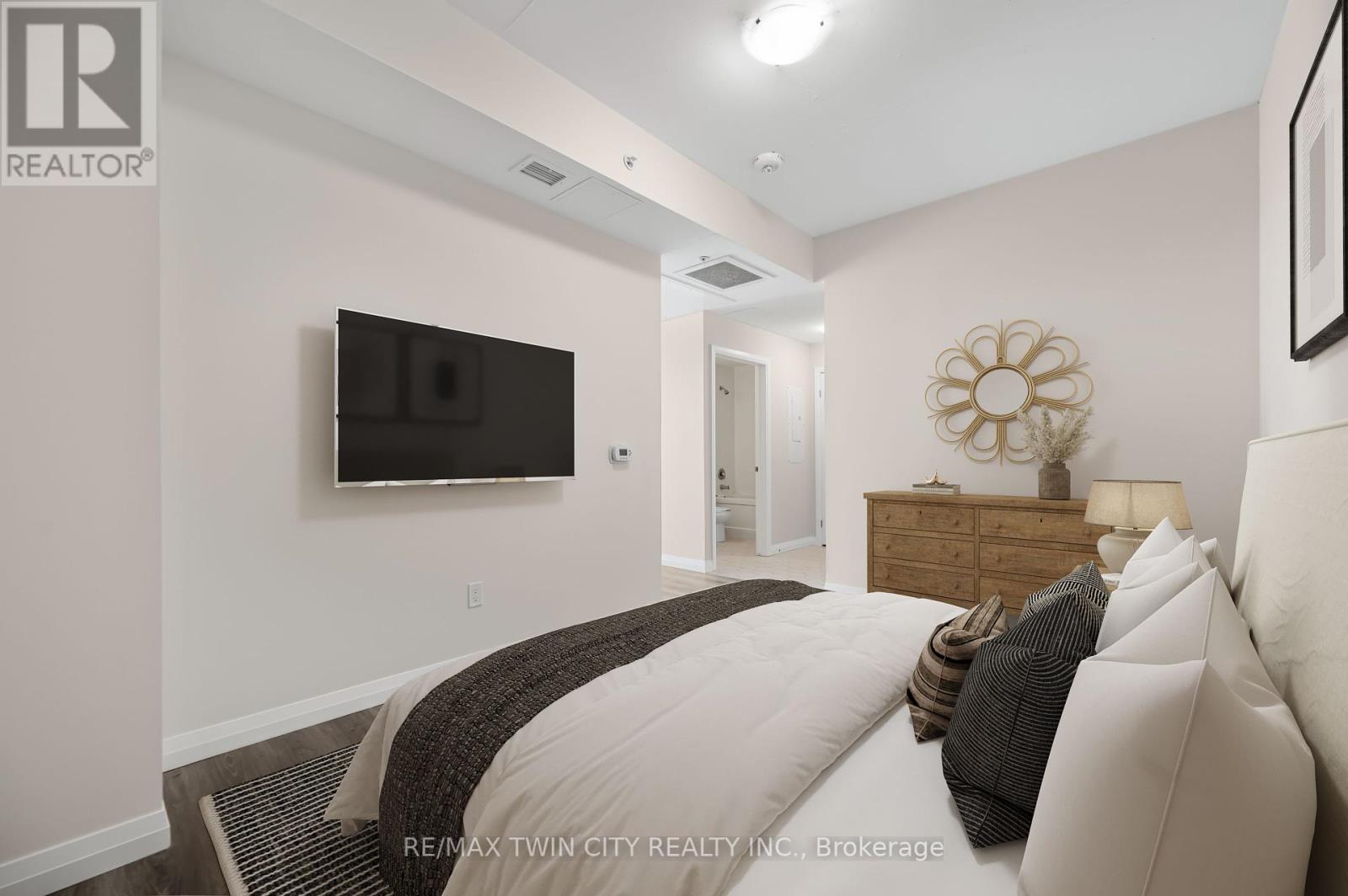 2407 - 60 Charles Street W, Kitchener, Ontario  N2G 0C9 - Photo 12 - X12380845