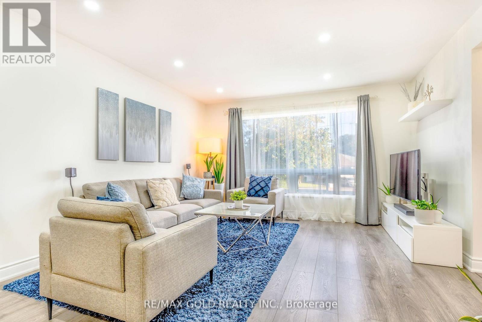 36 Garfield Crescent, Brampton, Ontario  L6V 1V8 - Photo 6 - W12428165