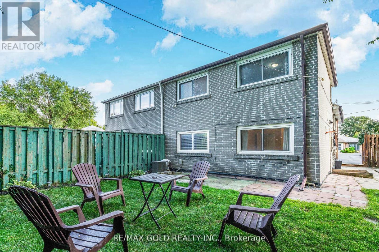 36 Garfield Crescent, Brampton, Ontario  L6V 1V8 - Photo 37 - W12428165