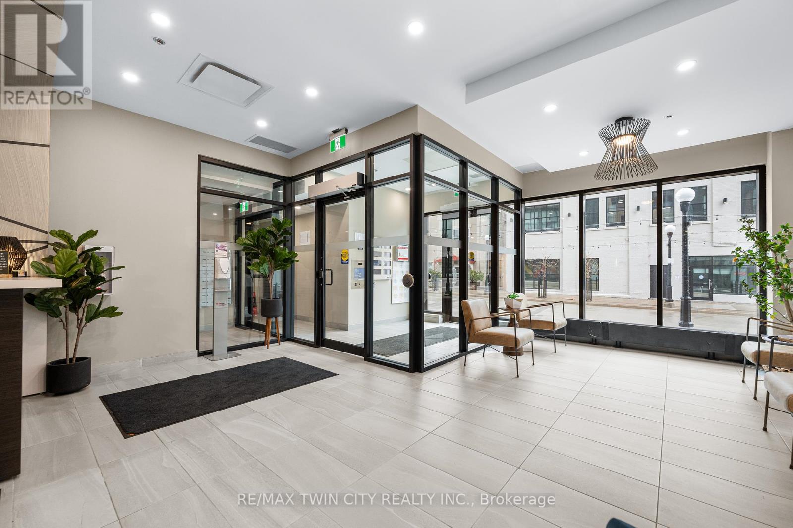 2407 - 60 Charles Street W, Kitchener, Ontario  N2G 0C9 - Photo 7 - X12380845