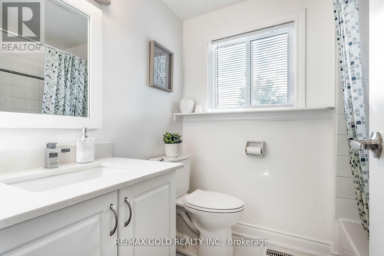 36 Garfield Crescent, Brampton, Ontario  L6V 1V8 - Photo 25 - W12428165