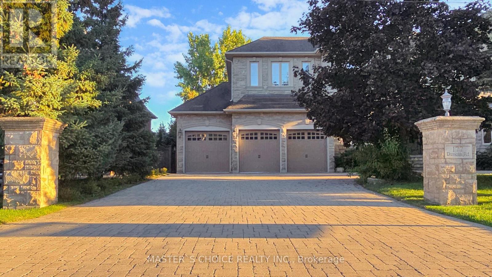 177 Duncan Road, Richmond Hill, Ontario  L4C 6J5 - Photo 2 - N12384631