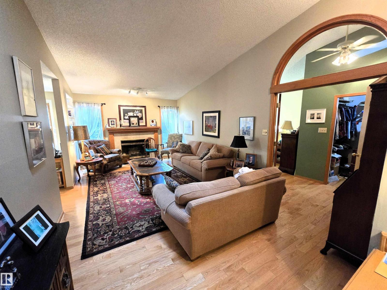 364 Rehwinkel Cl Nw, Edmonton, Alberta  T6R 1Y5 - Photo 18 - E4460000