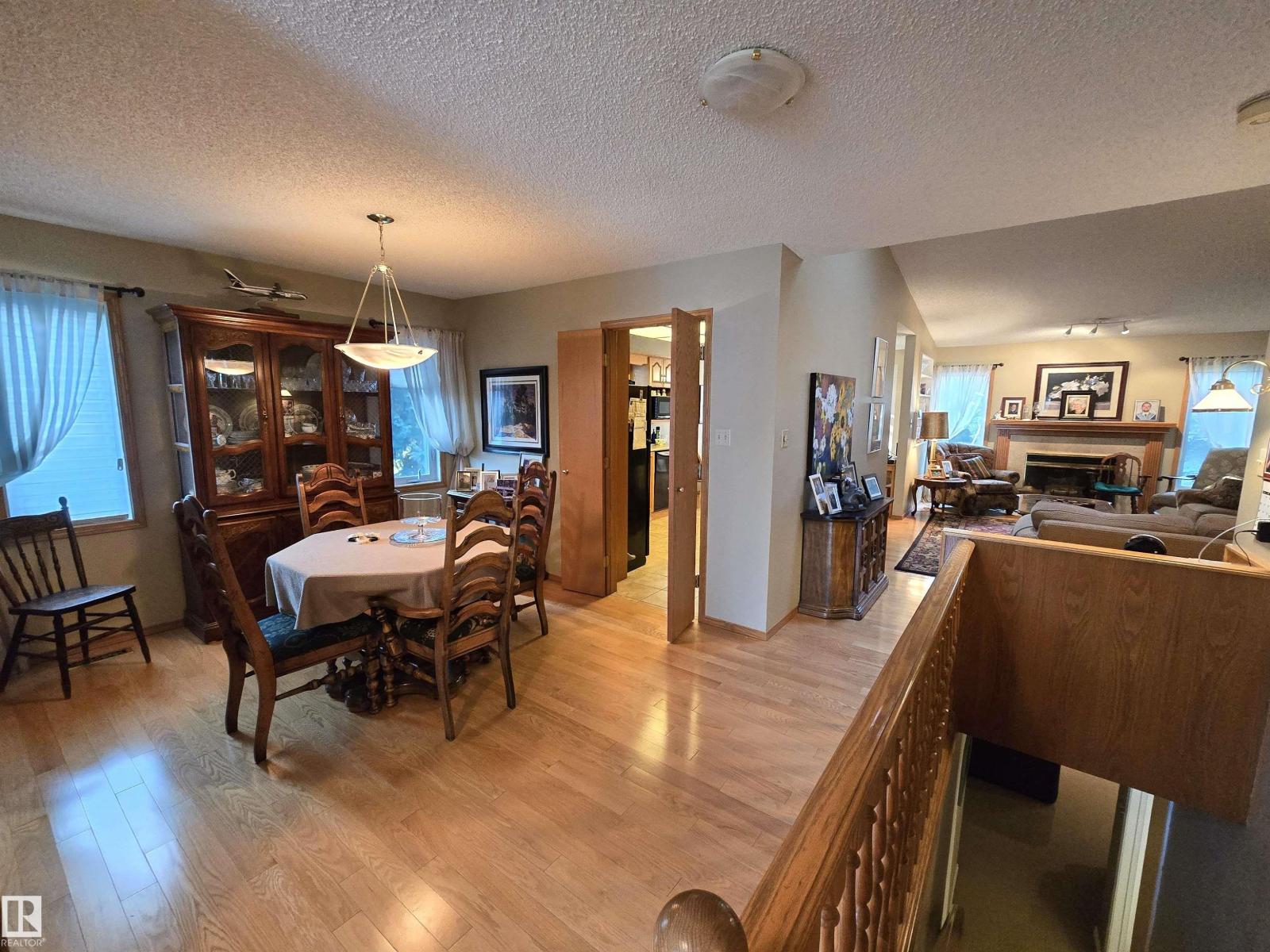 364 Rehwinkel Cl Nw, Edmonton, Alberta  T6R 1Y5 - Photo 29 - E4460000