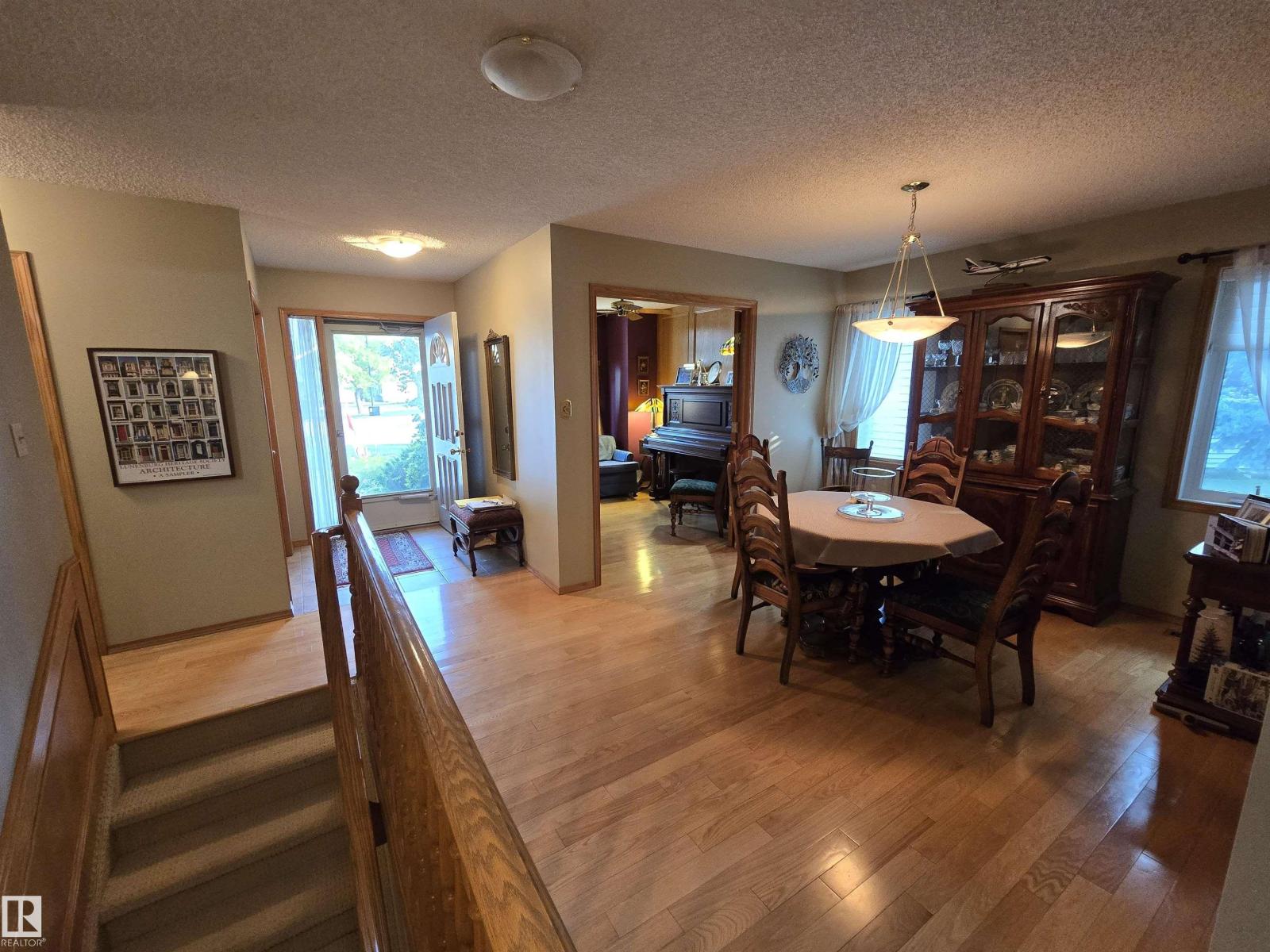 364 Rehwinkel Cl Nw, Edmonton, Alberta  T6R 1Y5 - Photo 25 - E4460000