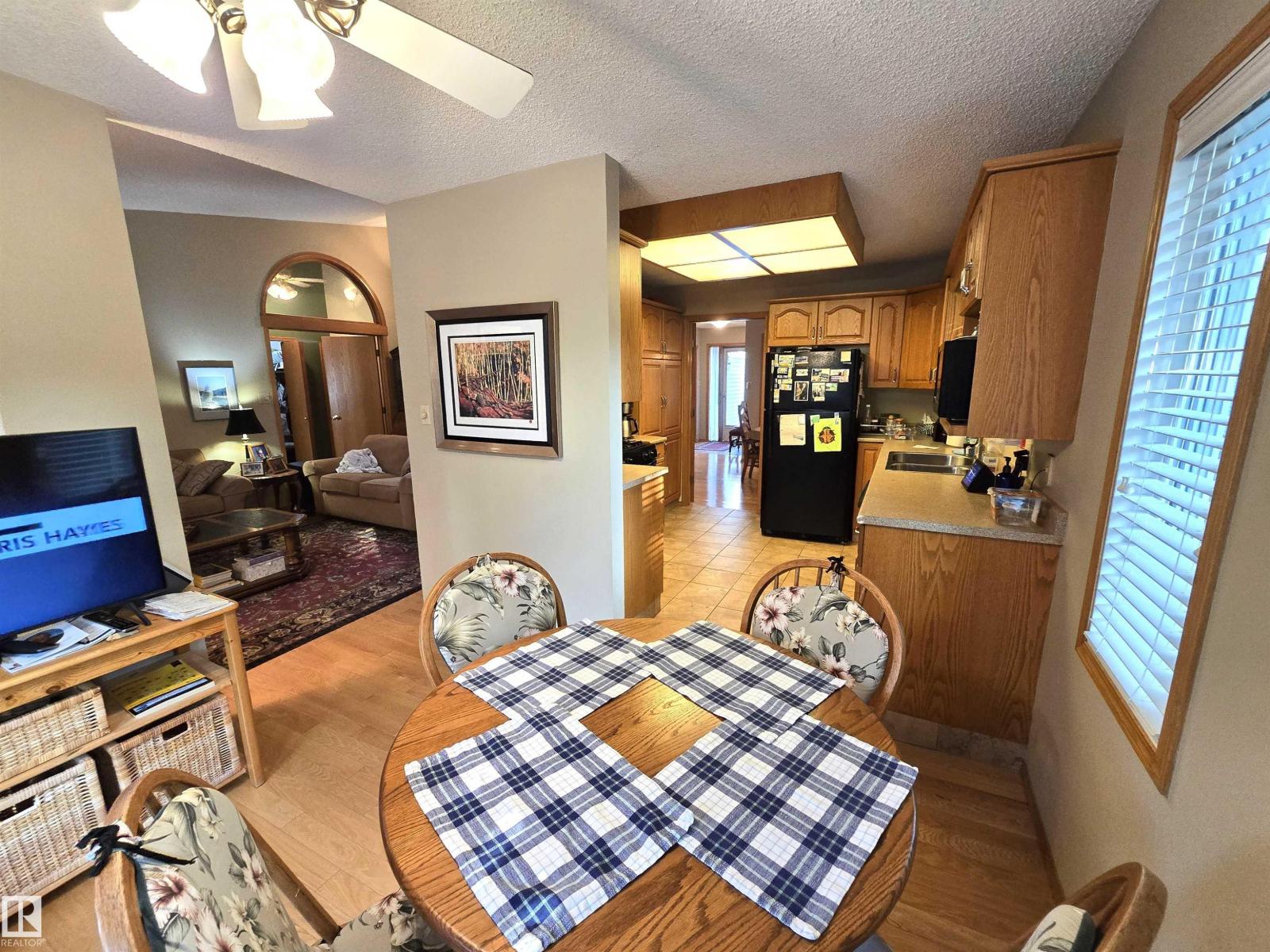 364 Rehwinkel Cl Nw, Edmonton, Alberta  T6R 1Y5 - Photo 10 - E4460000