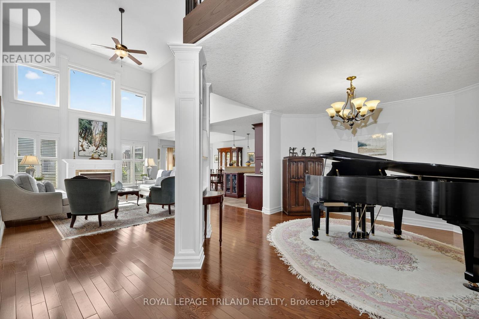 908 Collins Drive, London South, Ontario  N6K 4X6 - Photo 11 - X12374106