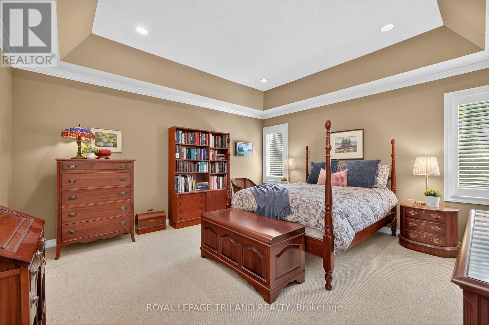 908 Collins Drive, London South, Ontario  N6K 4X6 - Photo 24 - X12374106