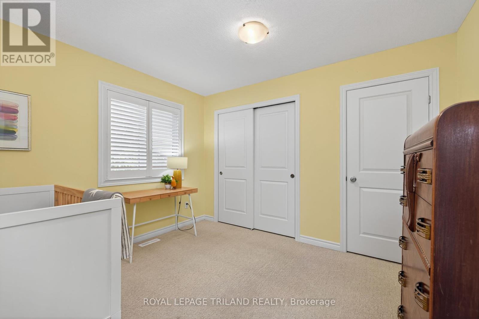 908 Collins Drive, London South, Ontario  N6K 4X6 - Photo 28 - X12374106