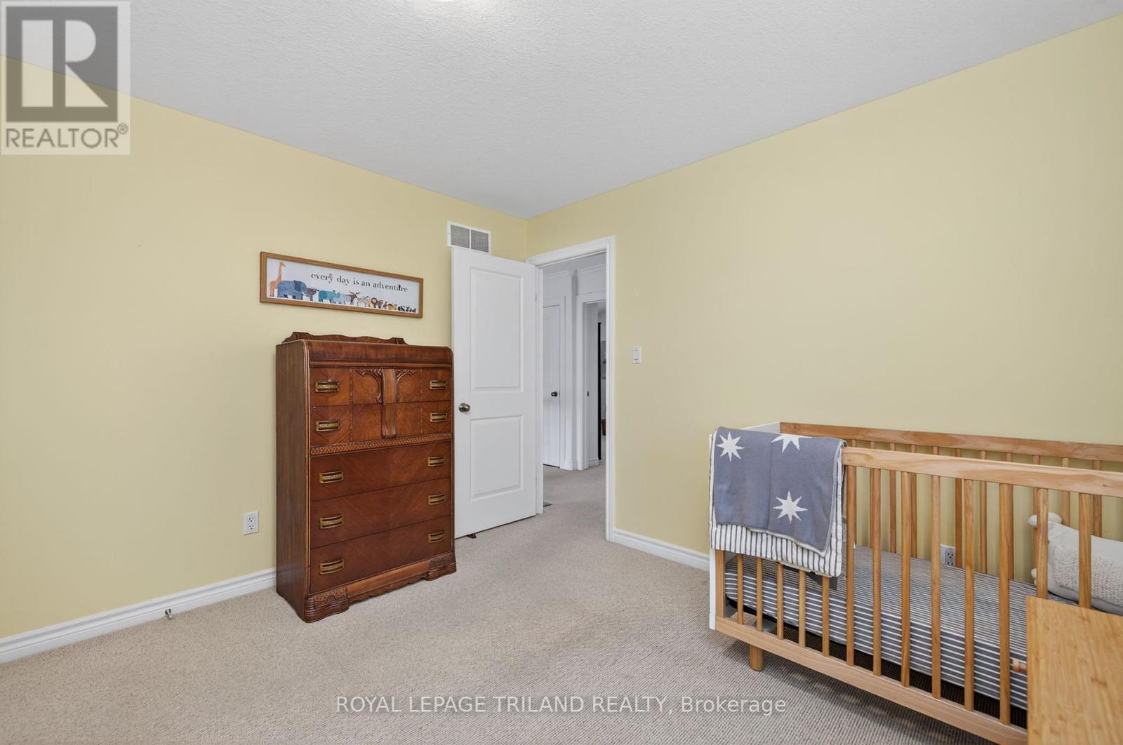 908 Collins Drive, London South, Ontario  N6K 4X6 - Photo 29 - X12374106