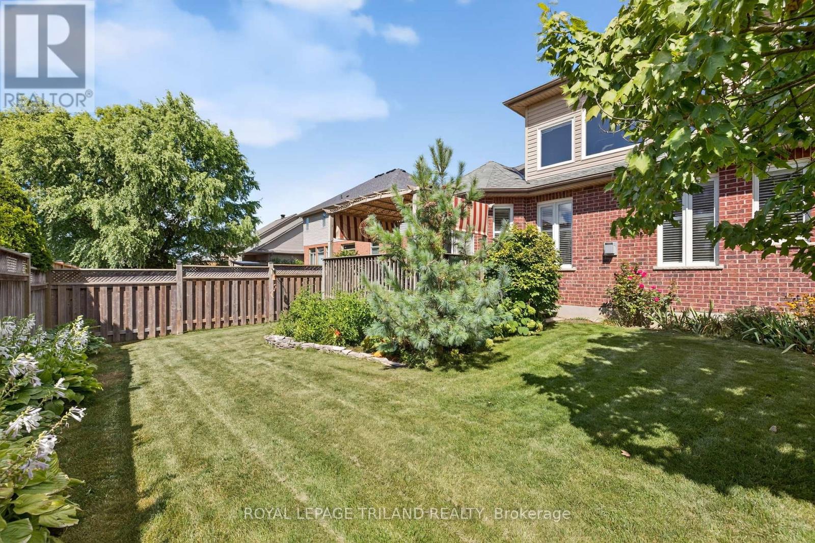 908 Collins Drive, London South, Ontario  N6K 4X6 - Photo 44 - X12374106