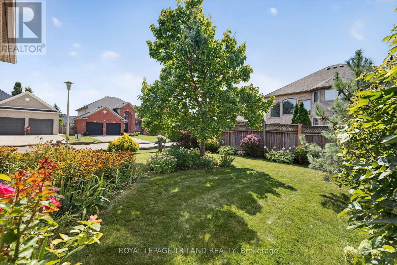 908 Collins Drive, London South, Ontario  N6K 4X6 - Photo 48 - X12374106