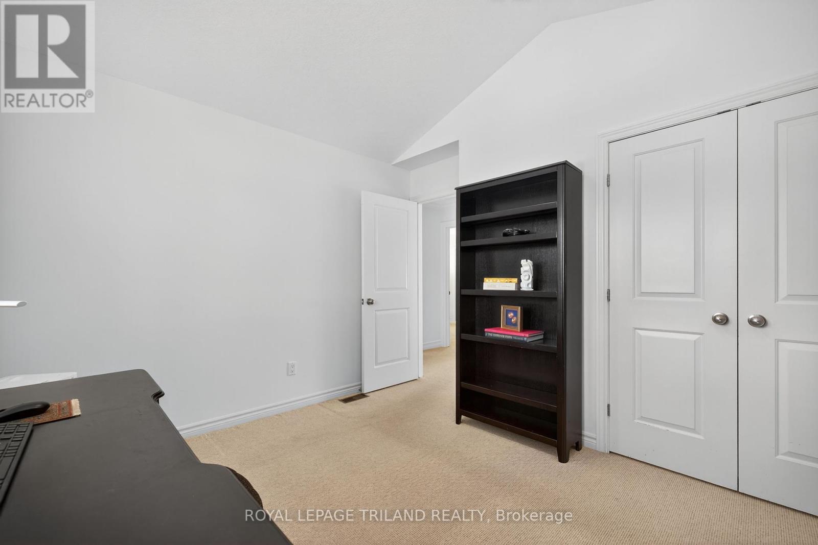 908 Collins Drive, London South, Ontario  N6K 4X6 - Photo 32 - X12374106
