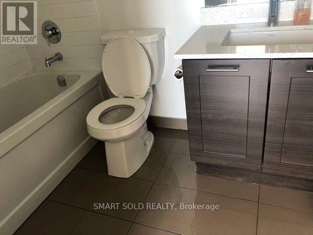 3010 - 2200 Lake Shore Boulevard W, Toronto, Ontario  M8V 1A4 - Photo 5 - W12432450