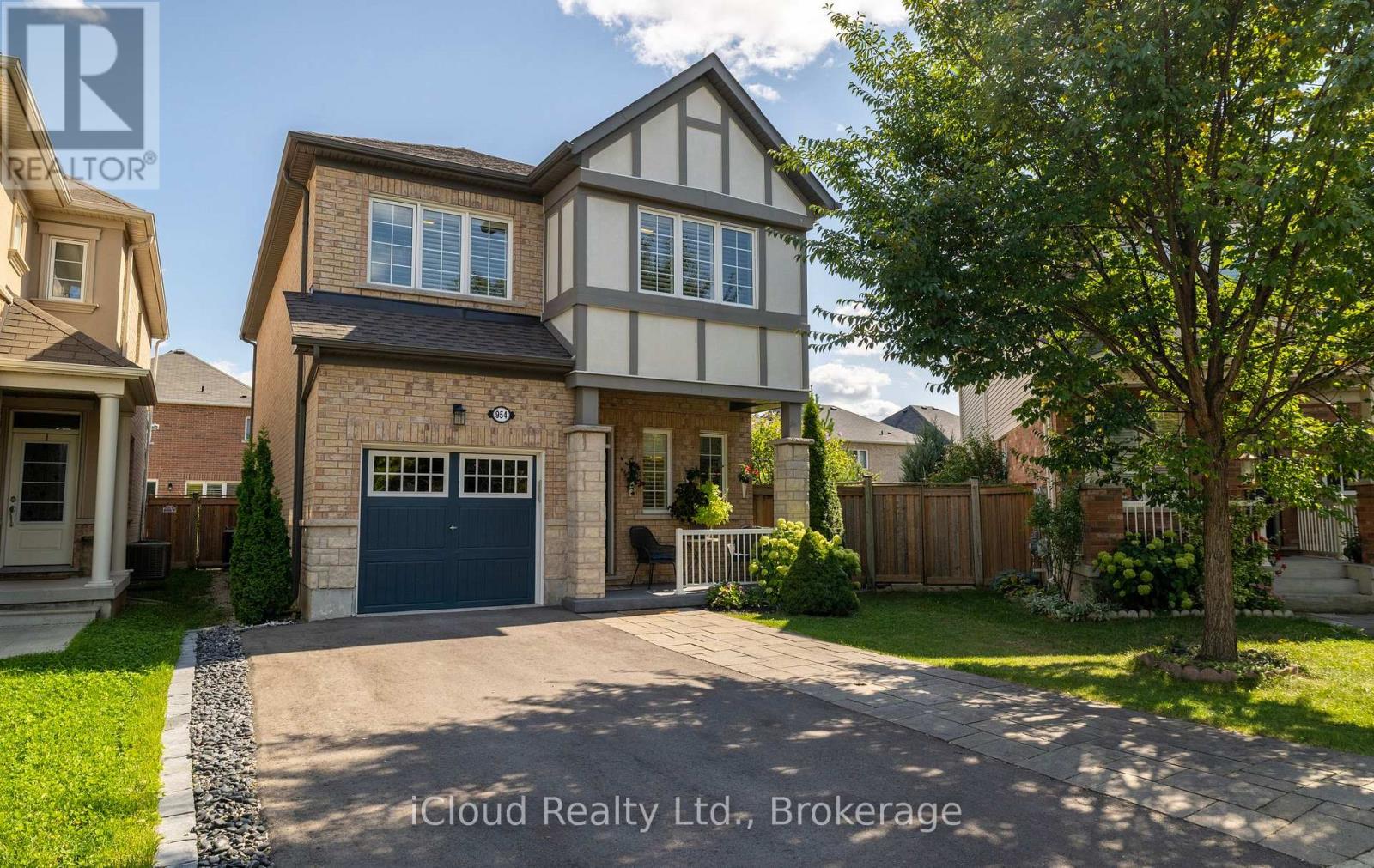 954 PENSON CRESCENT, Milton, Ontario