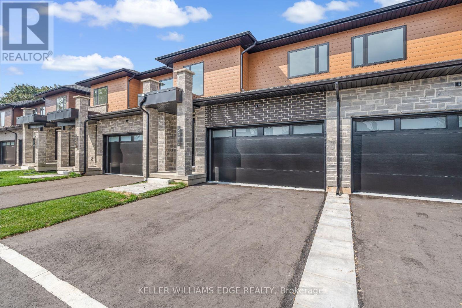 5 - 2154 Walkers Line, Burlington, Ontario  L7M 3R9 - Photo 4 - W12432948