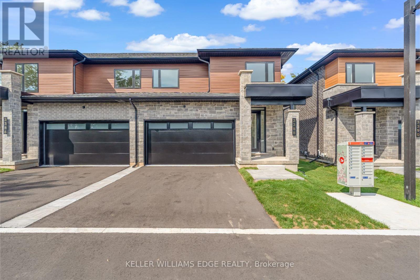 7 - 2154 Walkers Line, Burlington, Ontario  L7M 3R9 - Photo 2 - W12432993