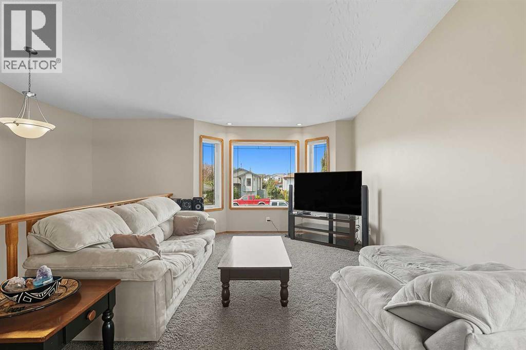 193 Westgate Crescent, Blackfalds, Alberta  T4M 0J9 - Photo 4 - A2256505