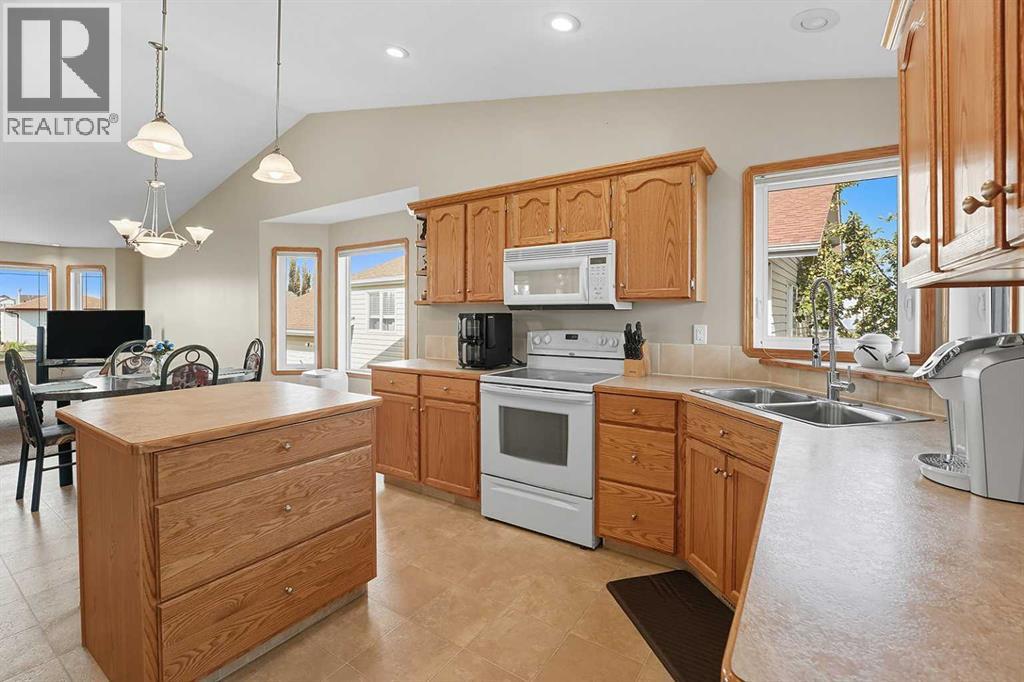 193 Westgate Crescent, Blackfalds, Alberta  T4M 0J9 - Photo 10 - A2256505