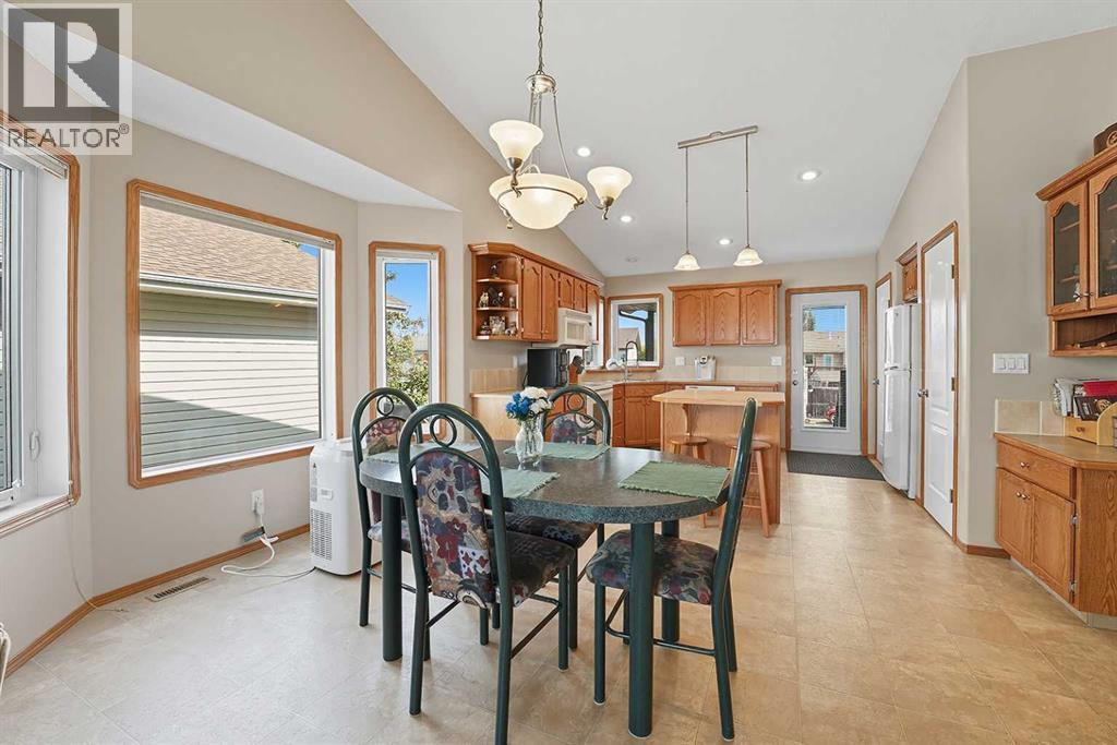 193 Westgate Crescent, Blackfalds, Alberta  T4M 0J9 - Photo 5 - A2256505